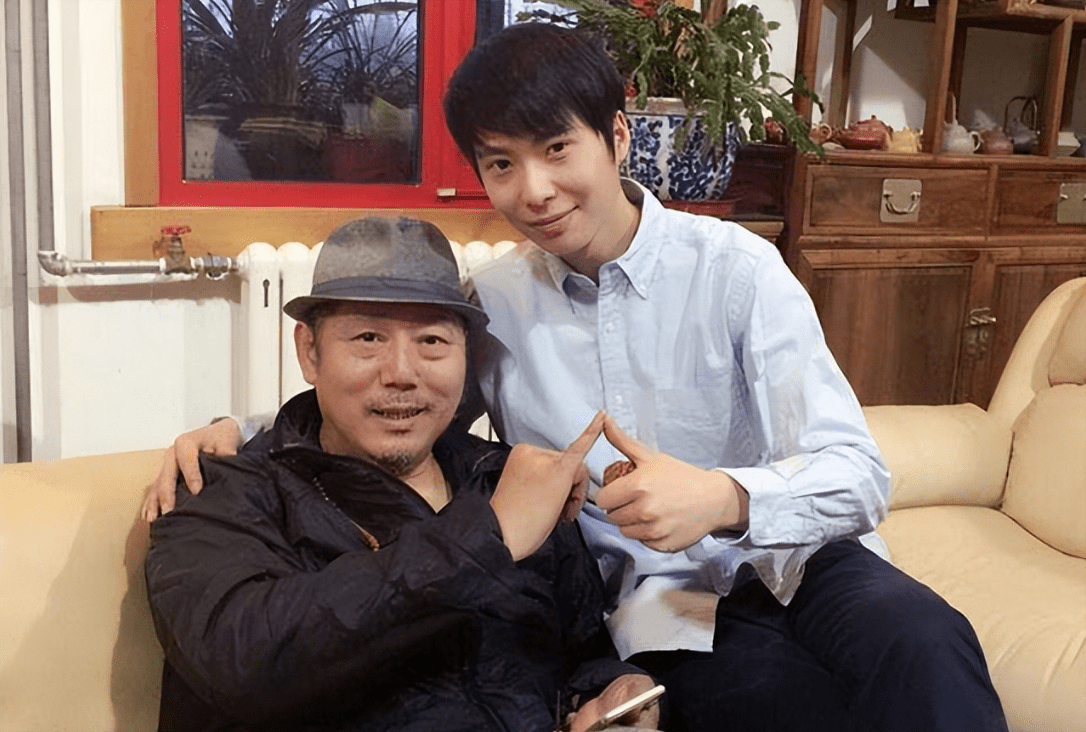 "李诚儒前妻"史依弘:嫁大18岁前夫,离婚15年,两人处成了兄妹