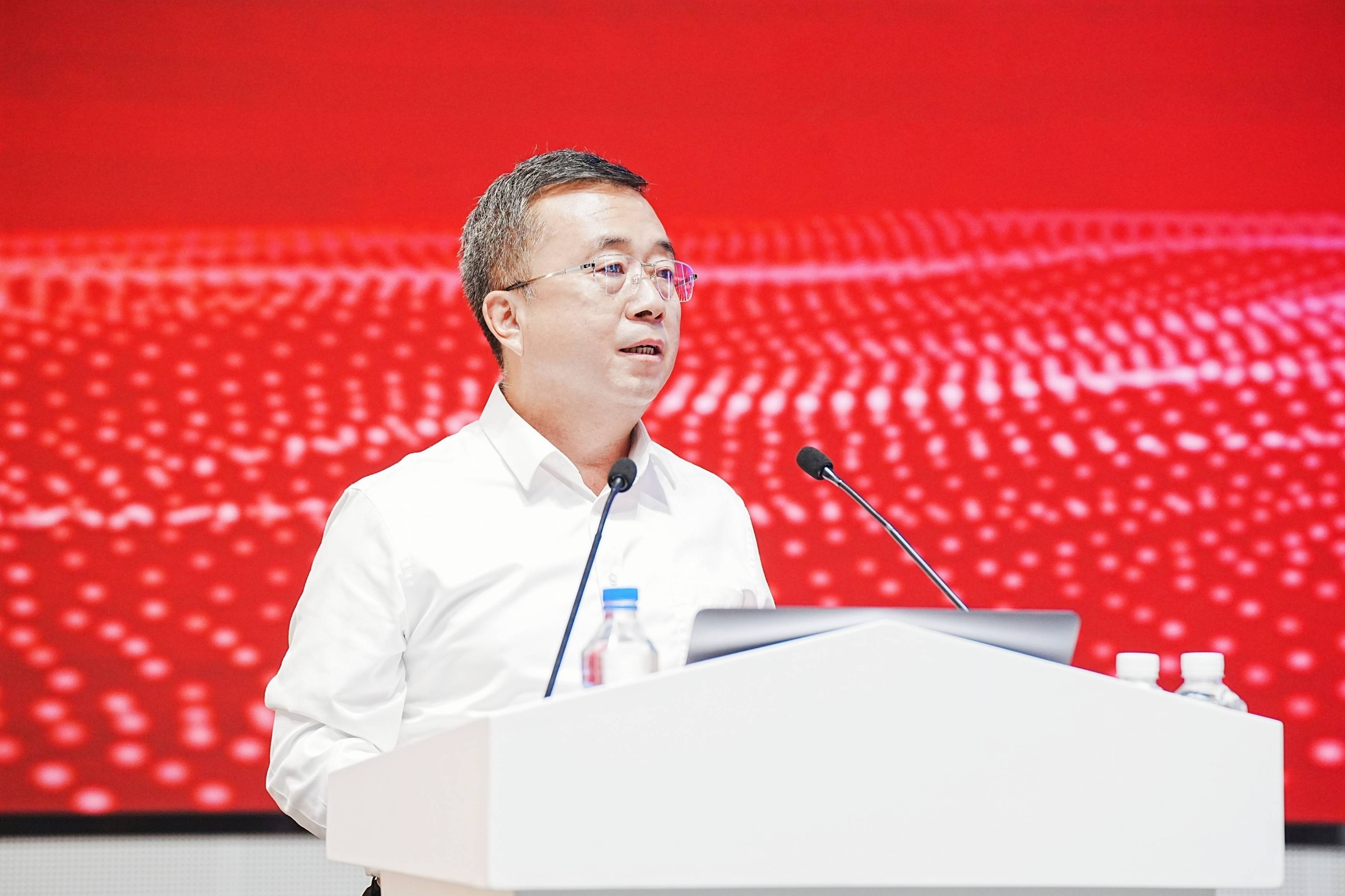 王国强在致辞中表示,近年来,中国一汽在制造领域进行了一系列创新的卓