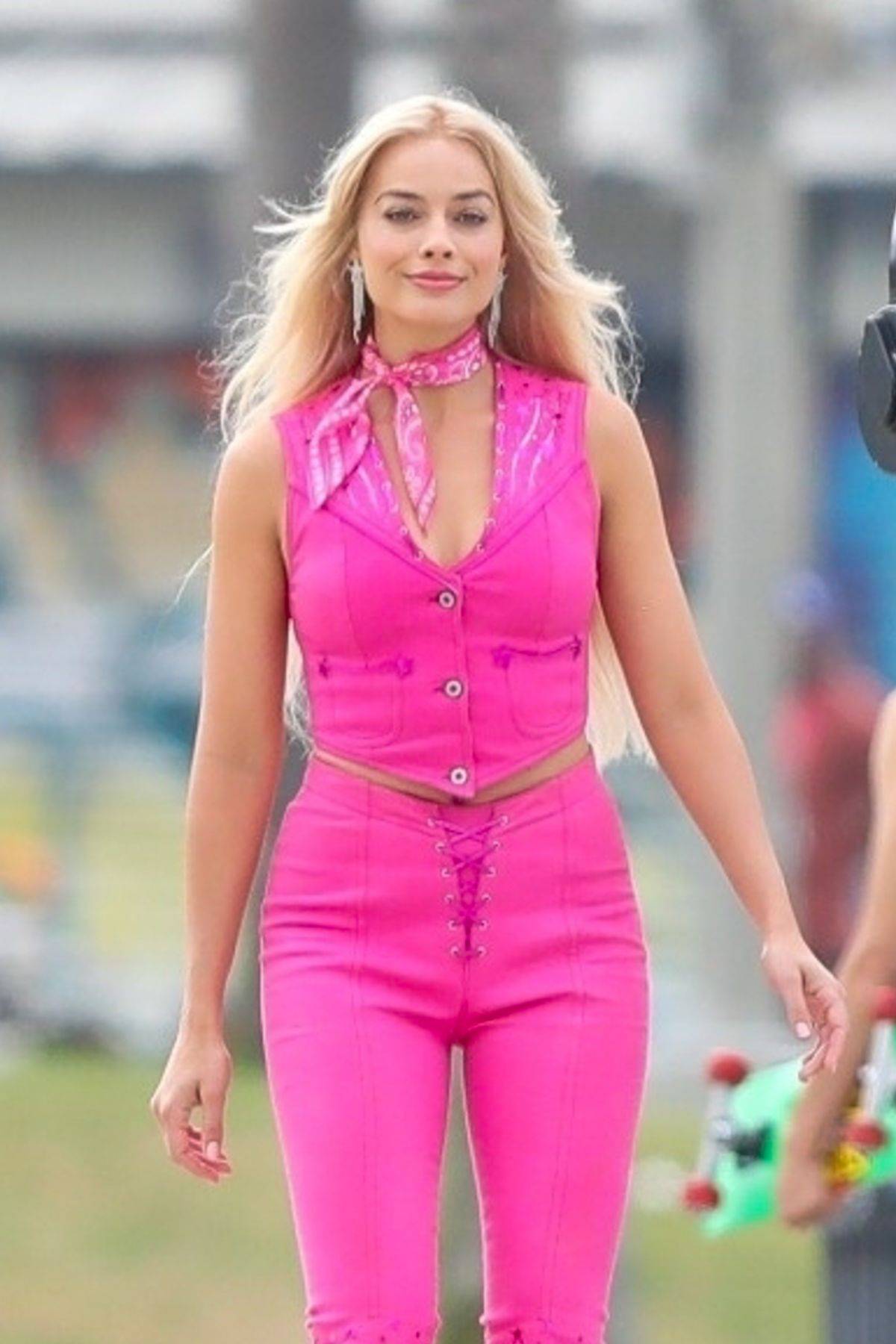 变色龙的蜕变玛格特罗比从小丑女到真人芭比