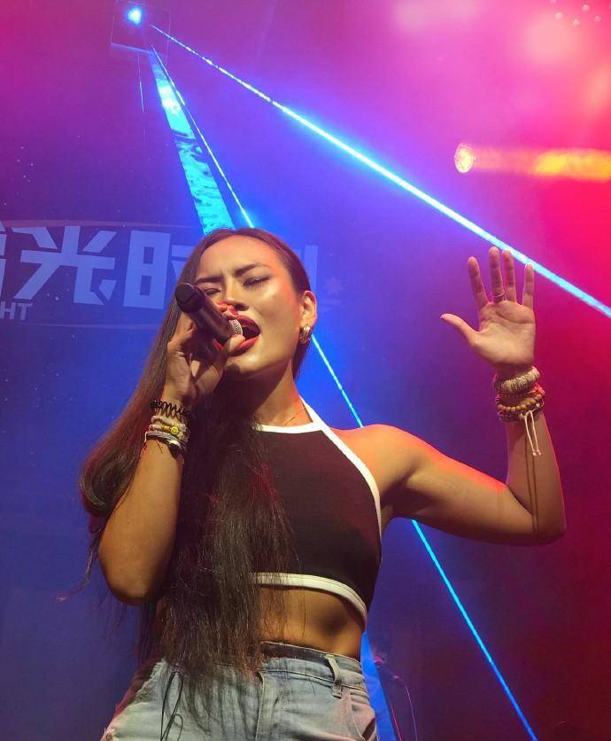 原创还记得十年前好声音那个小阿黛尔郑虹吗减肥后如今判若两人