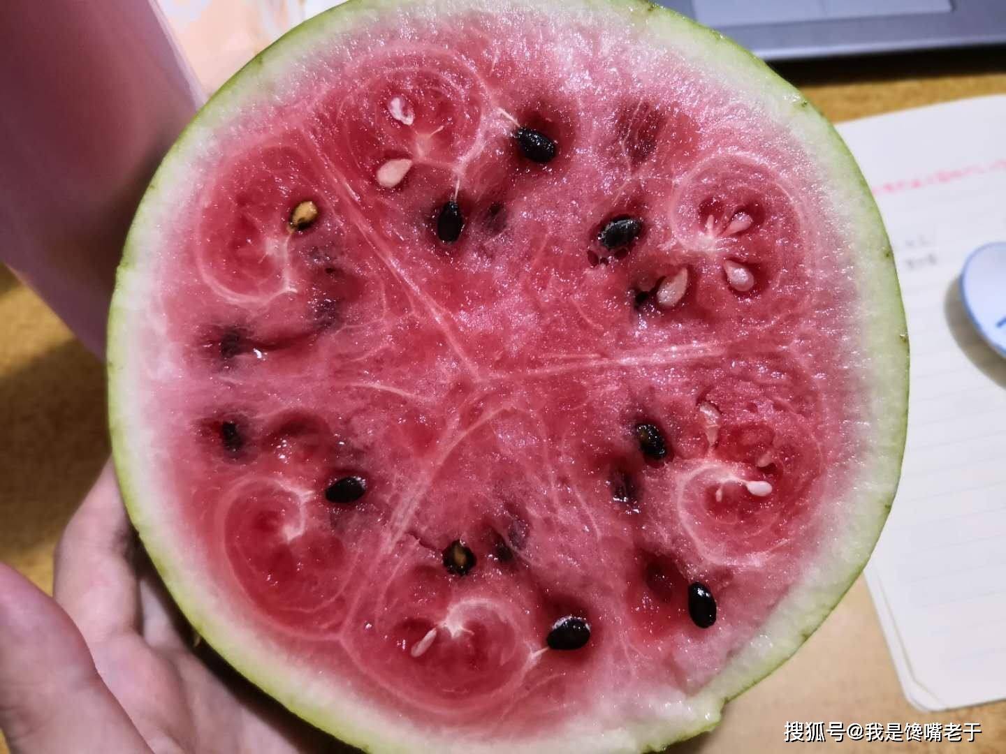 打了“激素”的西瓜怎样辨认？老瓜农：看准这4点，再买错不了_搜狐网