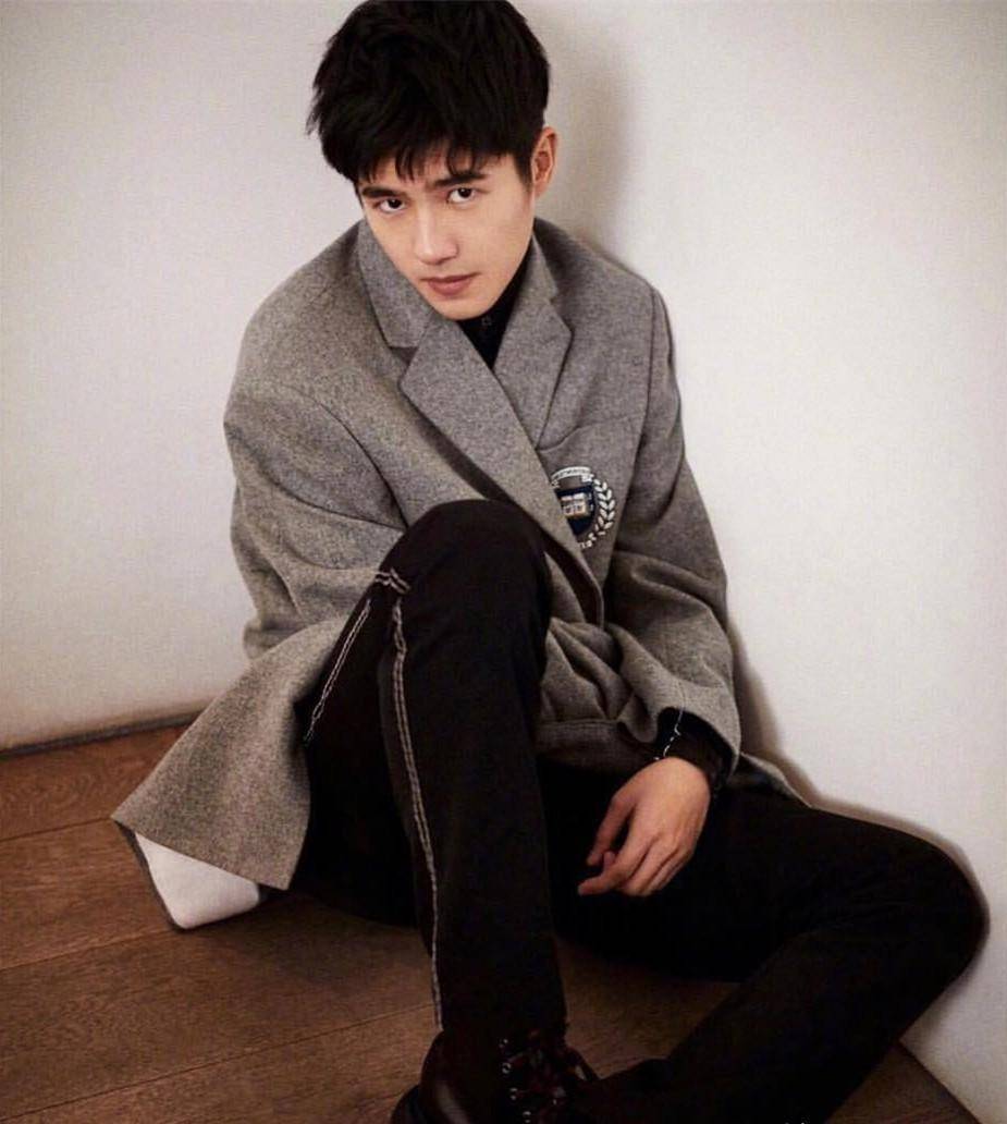 "虎牙弟弟"刘昊然少年感穿搭指南,让你拥有少年的一切美好_衬衫_外套