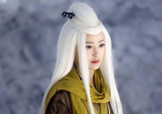 古装剧中的白发造型:林青霞巩俐最经典,秋瓷炫时尚,杨蓉最可爱_角色