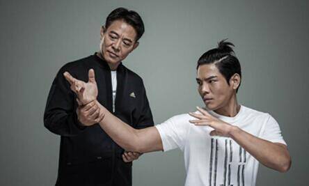 原创李连杰唯一的徒弟在娱乐圈地位颇高吴京成龙都要给面子