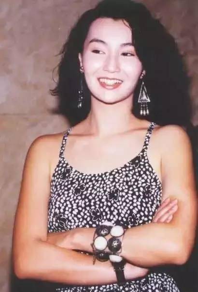 80年代的香港女明星,时髦得比现在有趣多了,王祖贤关之琳好美