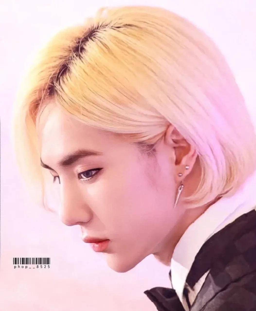 王一博早期的白牡丹照片,一头金色头发,看起来好好看_感觉_少爷_贵族