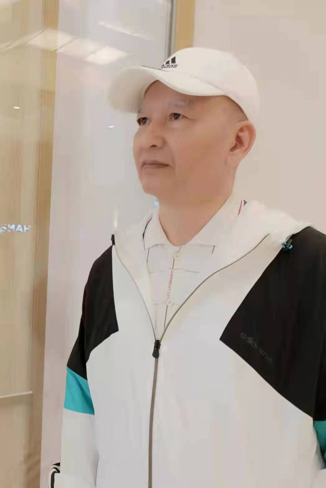 中国台湾歌手陈志明简介,音乐代表作《请你等一等》!