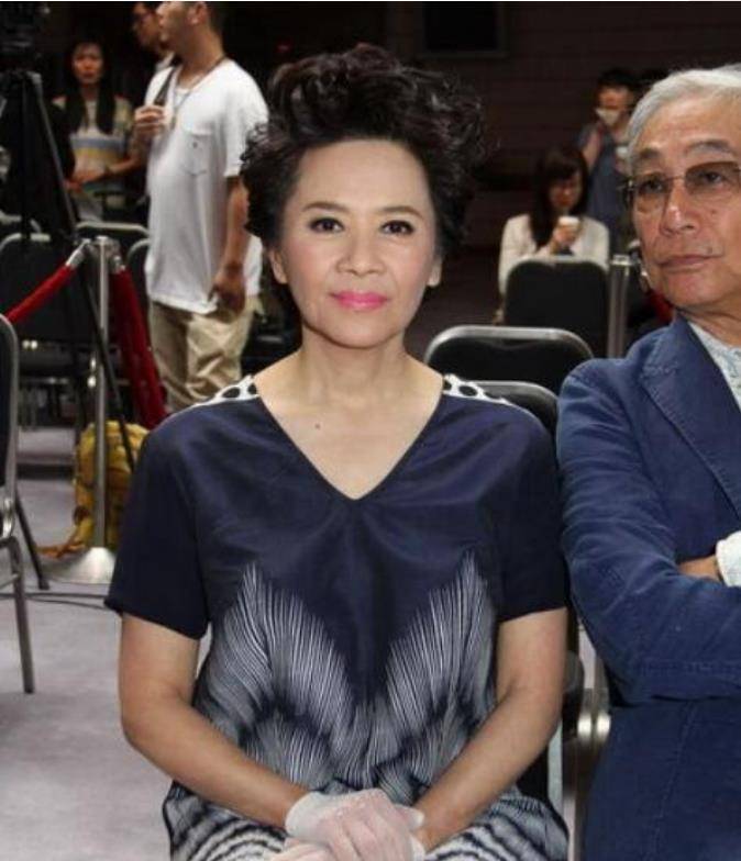 今遭分手无依无靠,刘德华给她养老送终_叶德娴_香港_后辈