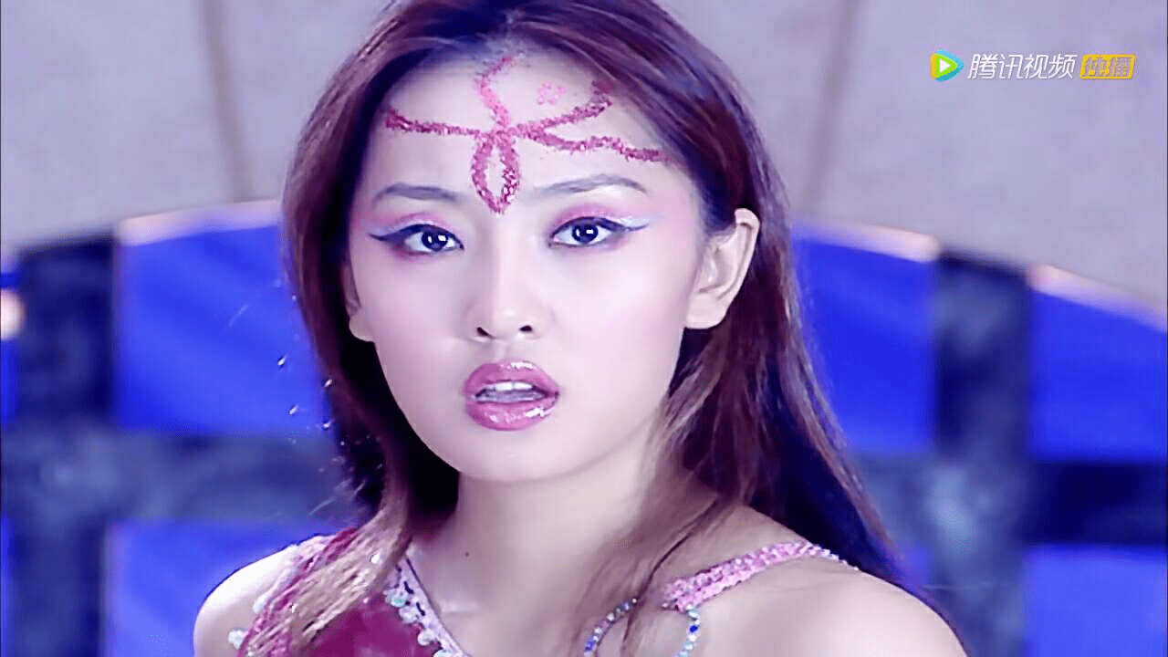 在欢天喜地七仙女中,刘洋饰演大公主红儿,性格沉稳.