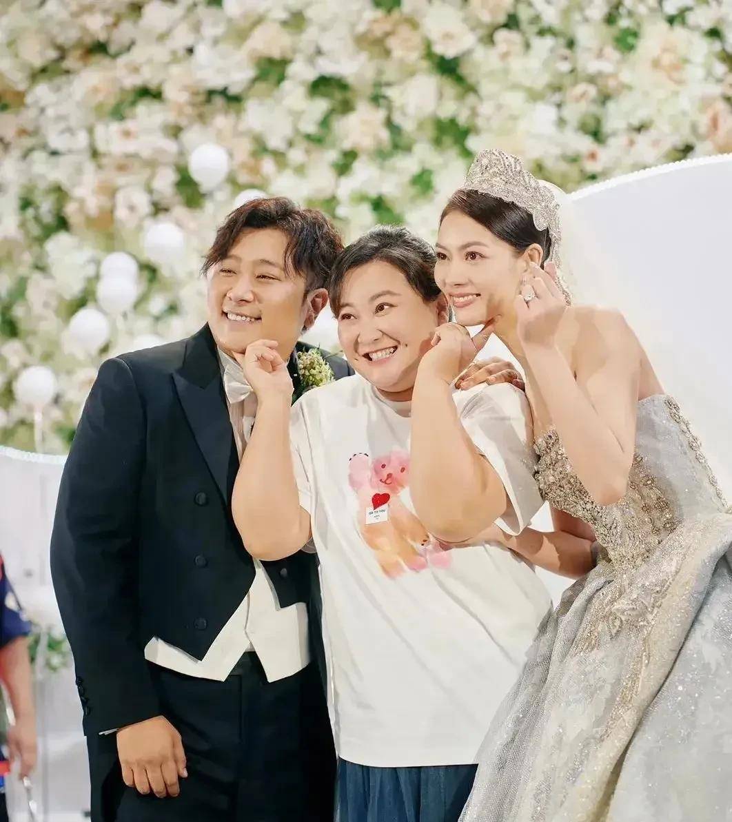 从张泰维的结婚典礼上,我们看到了相声界的大团结,真