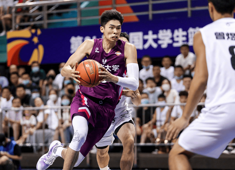 原创清华大学3连冠邹阳当选mvp陈国豪5犯成转折点裁判再次抢戏