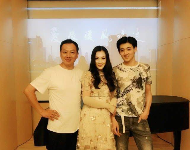 演杨贵妃入木三分,55岁驻颜有术却认不出了_林芳兵_身材_李凌