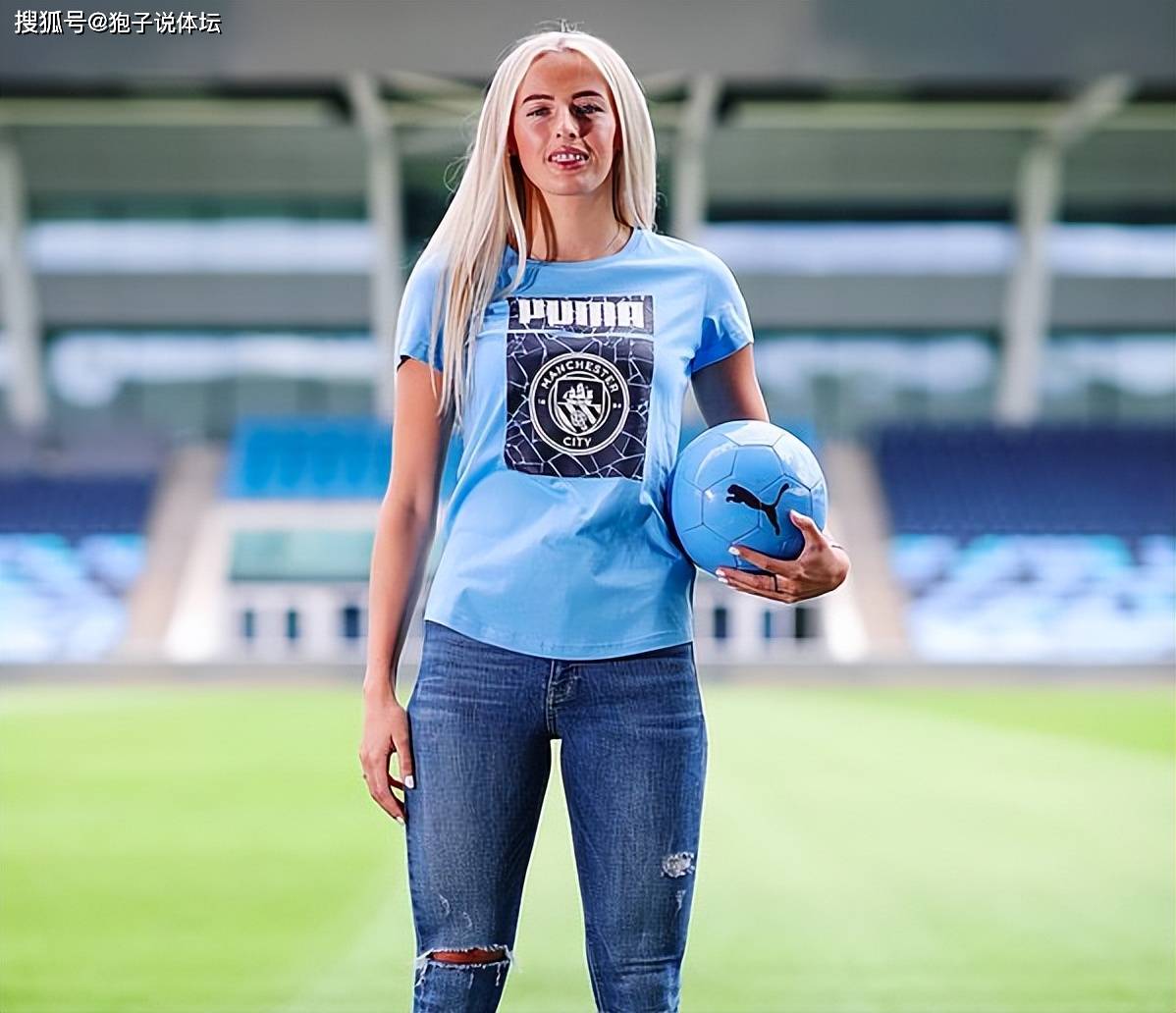 英格兰女足24岁新星凯莉脱球衣狂奔庆祝 直接冲上头条_比赛_亚洲杯