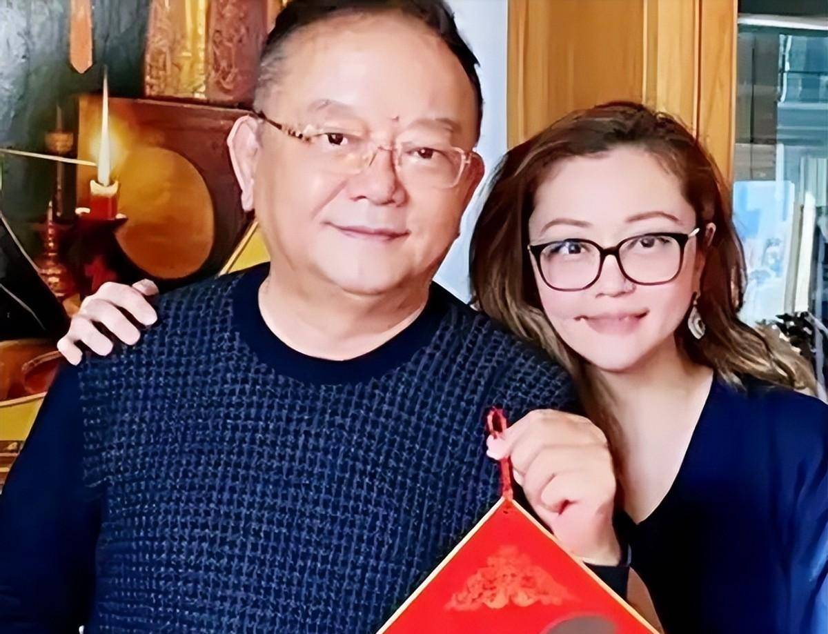 原创郑艳东带王刚见自己的父母进门的一刹那老两口的下巴都惊掉了