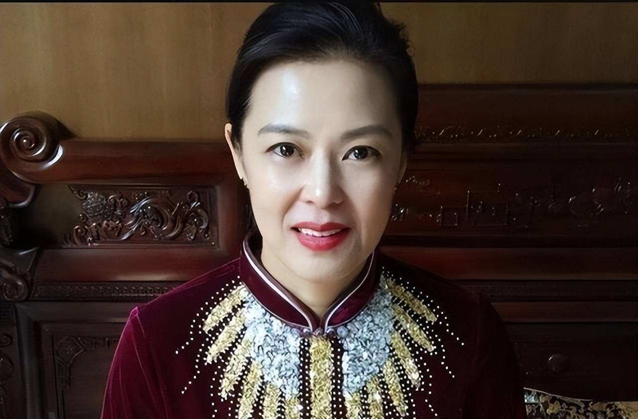 人均1米80,50岁妈妈颜值高,嫂子身材傲人_张晨_张友_哥哥