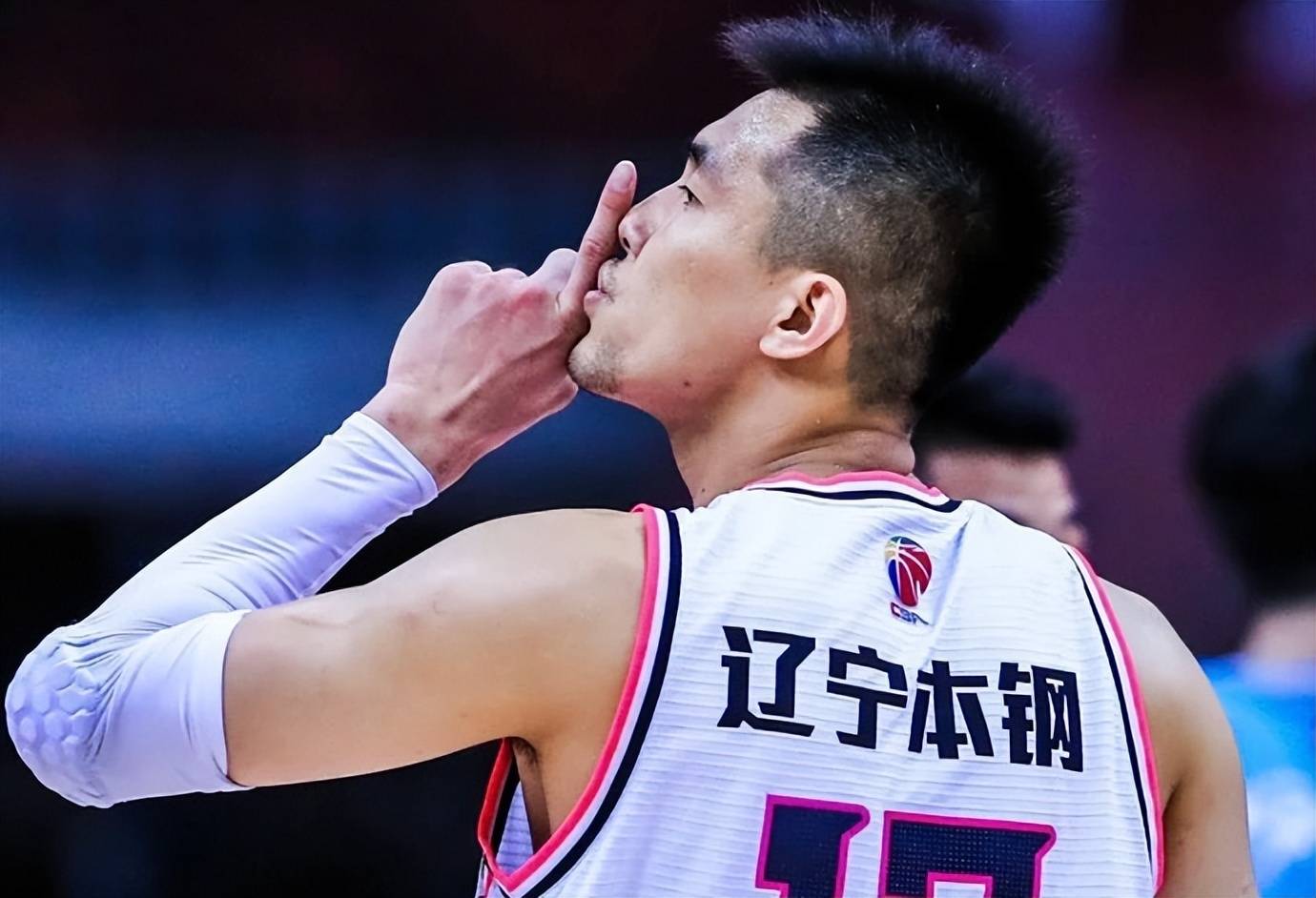 郭艾伦申请离队,辽宁队拒绝放人,他要做第二个周琦_郭艾伦向辽宁队