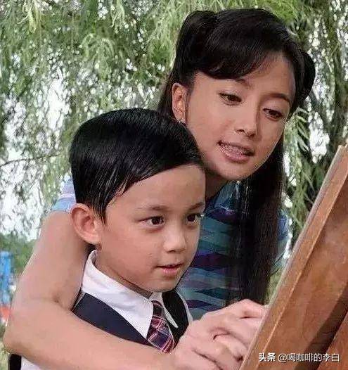 2007年吴磊从小电视剧照片,在马雅舒,刘恺威主演的电视剧《顺娘⌒中