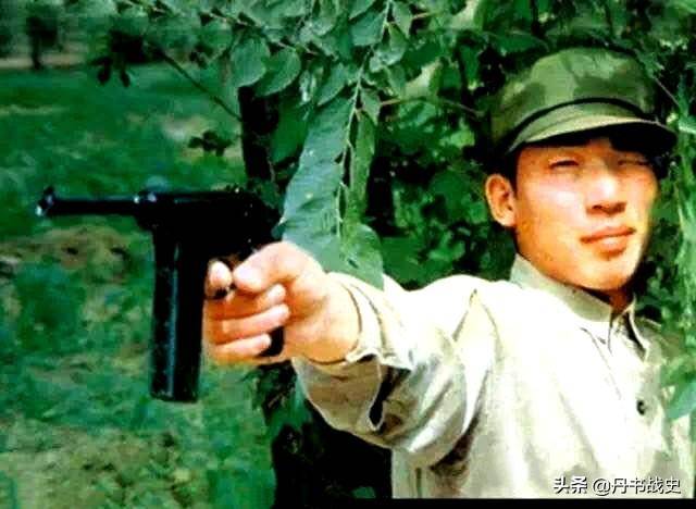 国产80式手枪,闭门造车的落后产物,设计灵巧但难掩失败_枪托_我国_弹