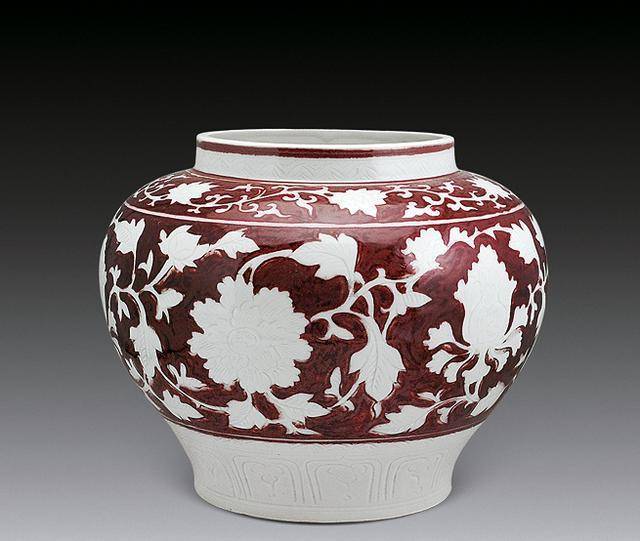 元代和明早期釉里红瓷器鉴定方法真假对比！_器物_纹饰_装饰