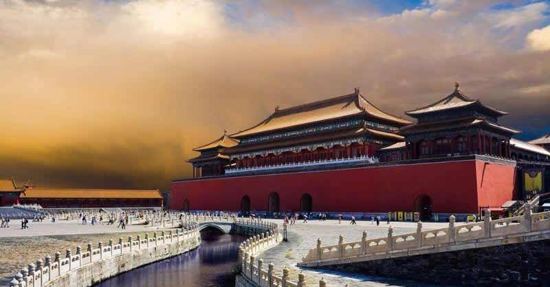 紫禁城宏伟庄严， 但清朝皇帝一年到头很少住在里面