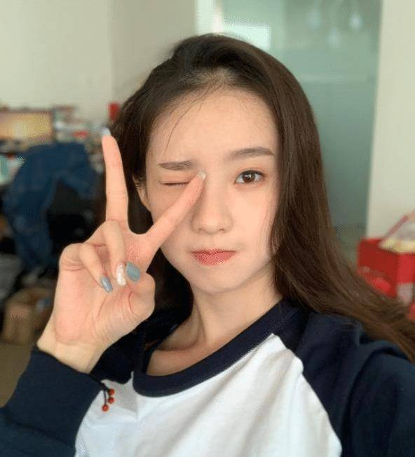 张艺凡出道前就是tfboys粉丝?