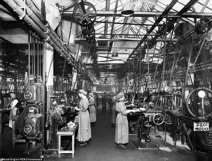 120年前的欧洲工业生产线展现近代国家社会万象