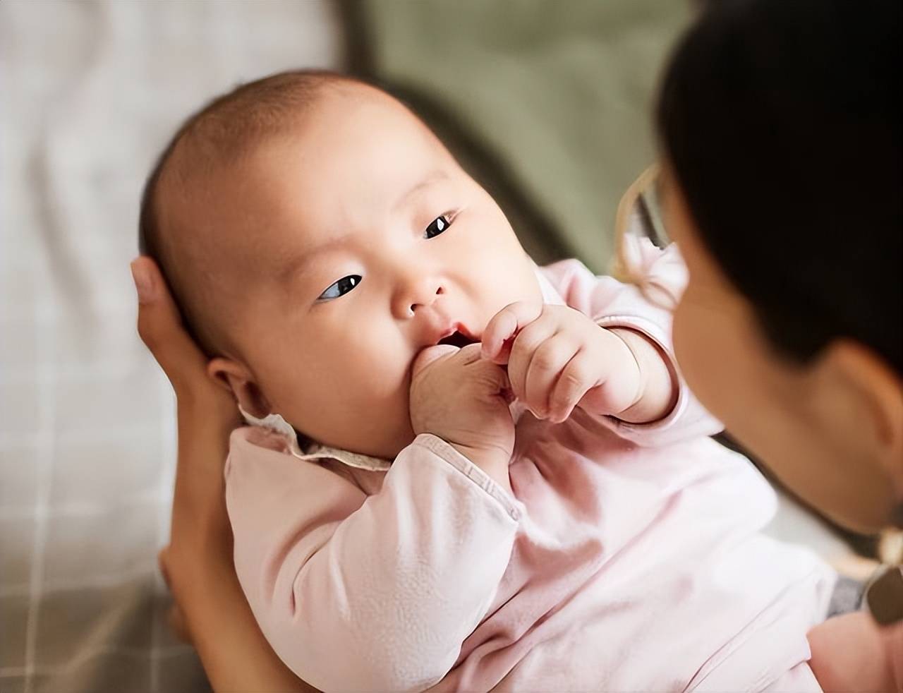 如何促进4-7个月宝宝大脑快速发育？5个早教方法帮助开发宝宝大脑