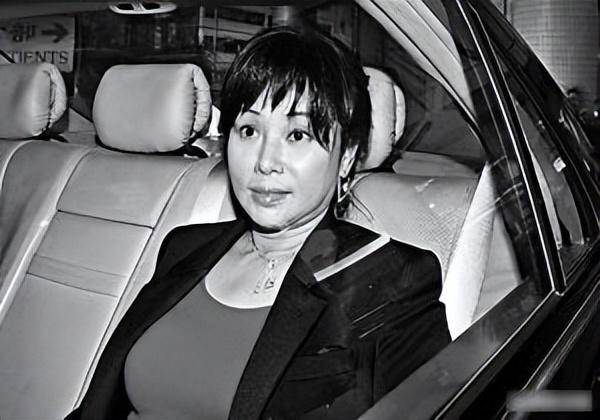 何鸿燊三太陈婉珍身价十几亿 坐骑为何不选择劳斯莱斯?