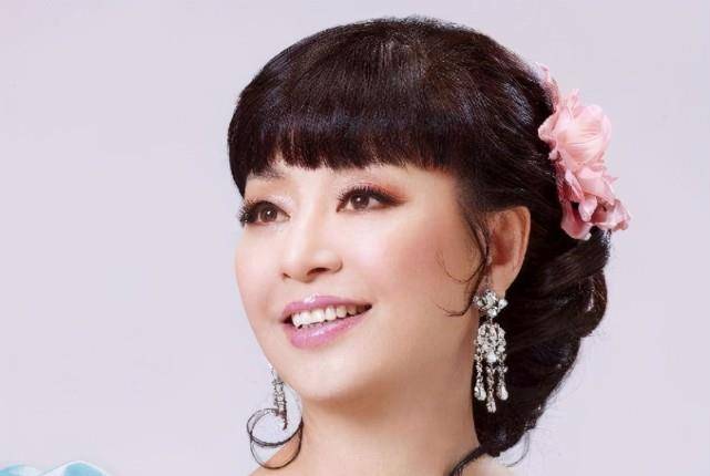 歌唱家殷秀梅:结婚当天就想分手,二婚嫁国外老公24年拒改身份_尹秀梅