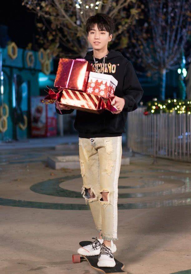 原创看到王俊凯的写真照才知道什么叫别人家的孩子从不会让你失望