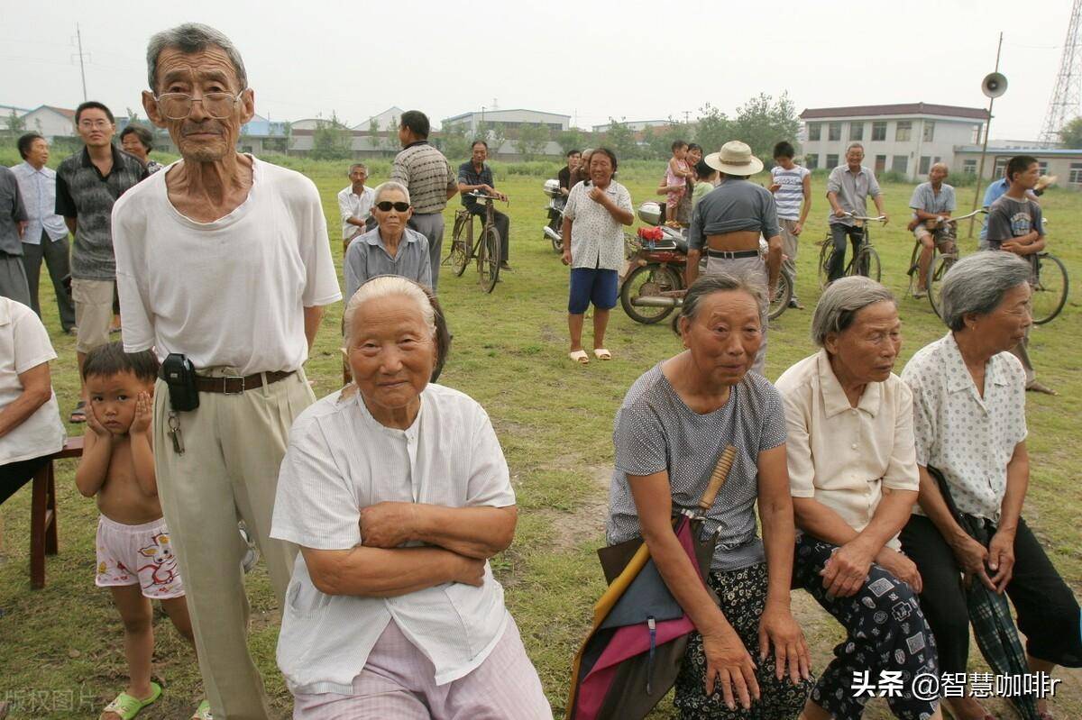 别样“三八”妇女节 她们慰问社区年迈老人 - 任城 - 县区 - 济宁新闻网