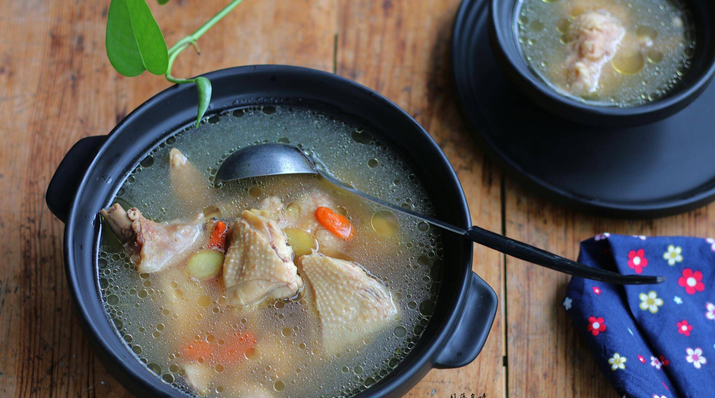 尤其是女人,至少一个月要喝一次,补血_当归_身体_枸杞