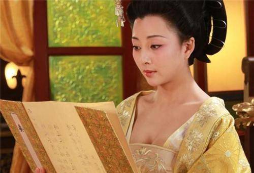 原创
古人夏天穿衣很保守?这组千年前的壁画曝光,网友直呼难以接受