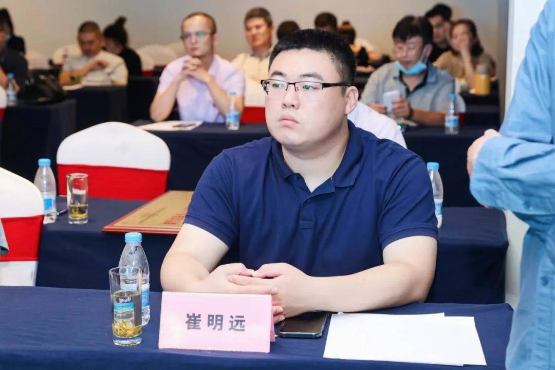 刘耀儒金牌橱柜家居卫阳事业部 高志伟杭州窗霸智能防风帘总经理 何东