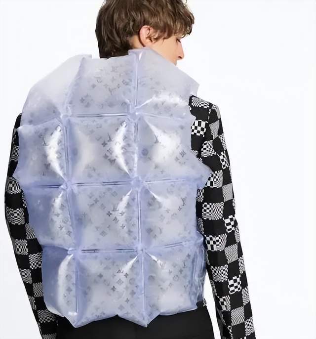 巴黎世家连垃圾袋都不放过,这届奢侈品又是我交不起的智商税_品牌