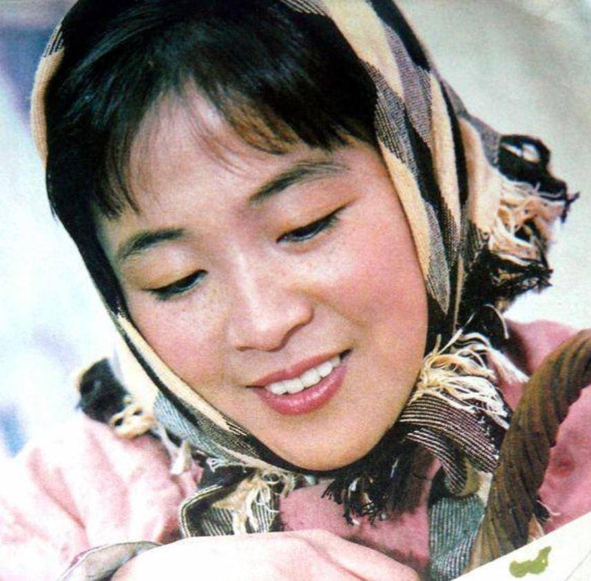 原创盖克因高山下的花环成名与开国大将之子恋爱却远嫁国外