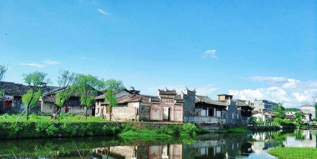 江西一座被遗忘的古镇，连绵着古老的文化，被称作“莲花古村”