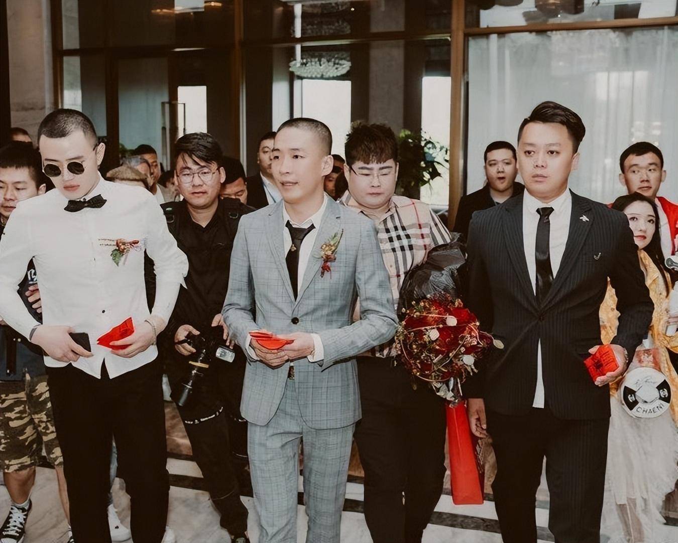 网红天佑生日,"源佑手"齐聚锦州,刘一手性情落泪,网友:仗义_ks_小源