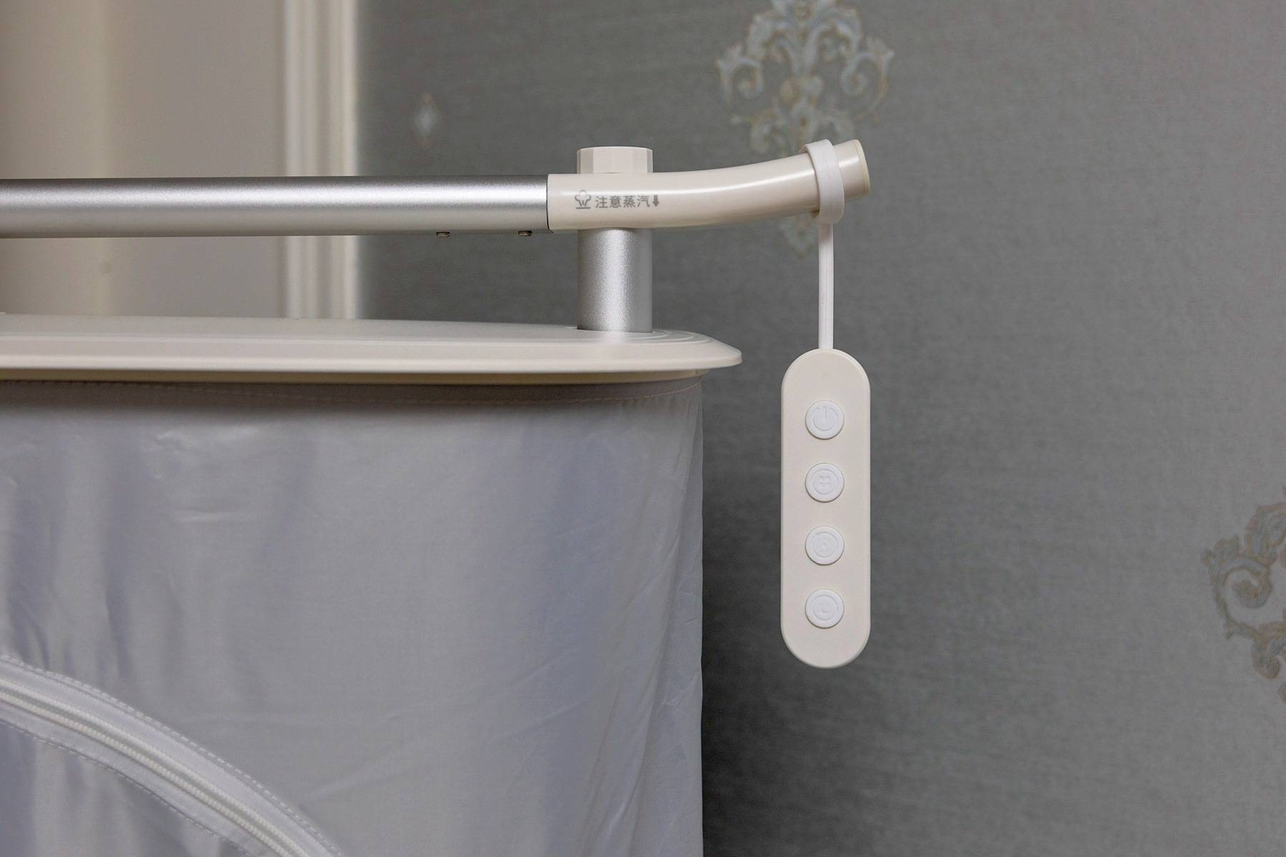 舒乐氏“全自动挂烫机”:能除皱,会烘干,家中衣物轻松护理