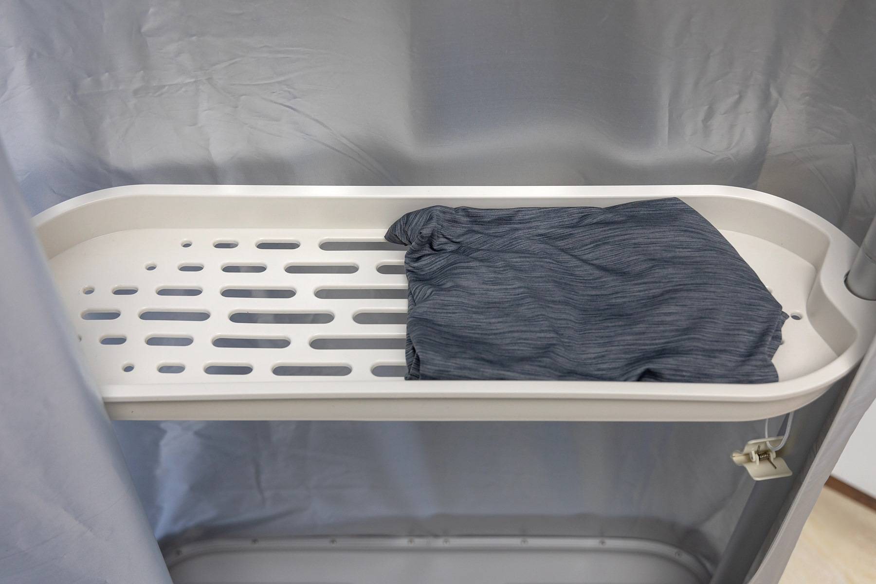 舒乐氏“全自动挂烫机”:能除皱,会烘干,家中衣物轻松护理