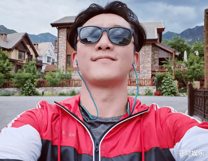 郑恺大秀恩爱,晒苗苗孕肚照为她庆生,最后一句话声明家庭地位!