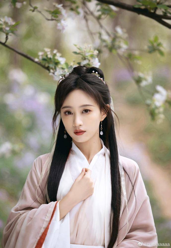 19图:檀健次 罗云熙 倪妮 赵今麦 袁冰妍 张新成 陈伟霆 鞠婧祎 赵露