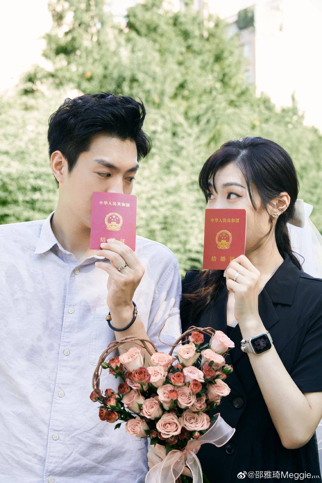 中国25岁奥运代表领证结婚,郎才女貌甜蜜般配_邵雅琦_击剑_佩剑