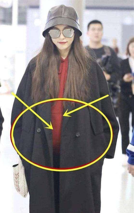 早在剧集还在拍摄阶段,就曝出了"女主唐嫣疑似怀孕,腹部隆起,腰围比男