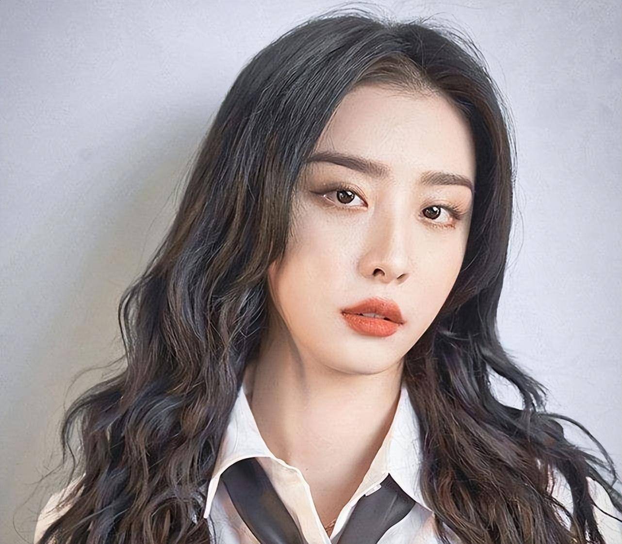 原创京圈公主赵小棠上节目叫范丞丞黑称其母堪称高段位炫富