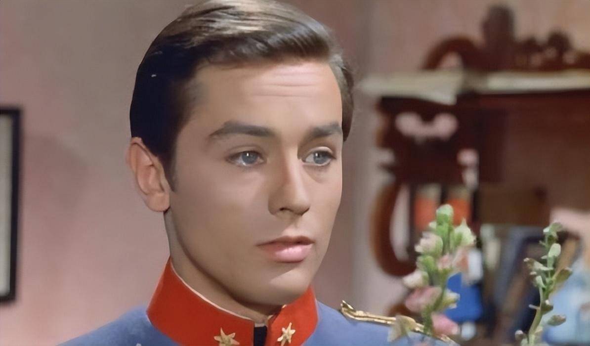 阿兰德龙当年被封为法国第一美男,28岁儿子神传承帅基因不输老爸_电影