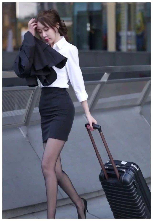 看到腿后,明白就是任性的资本_大卫亚_身材_姐姐