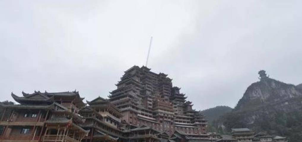 贵州“布达拉宫”，巨额投入却烂尾，游客表示，真是太浪费了！
