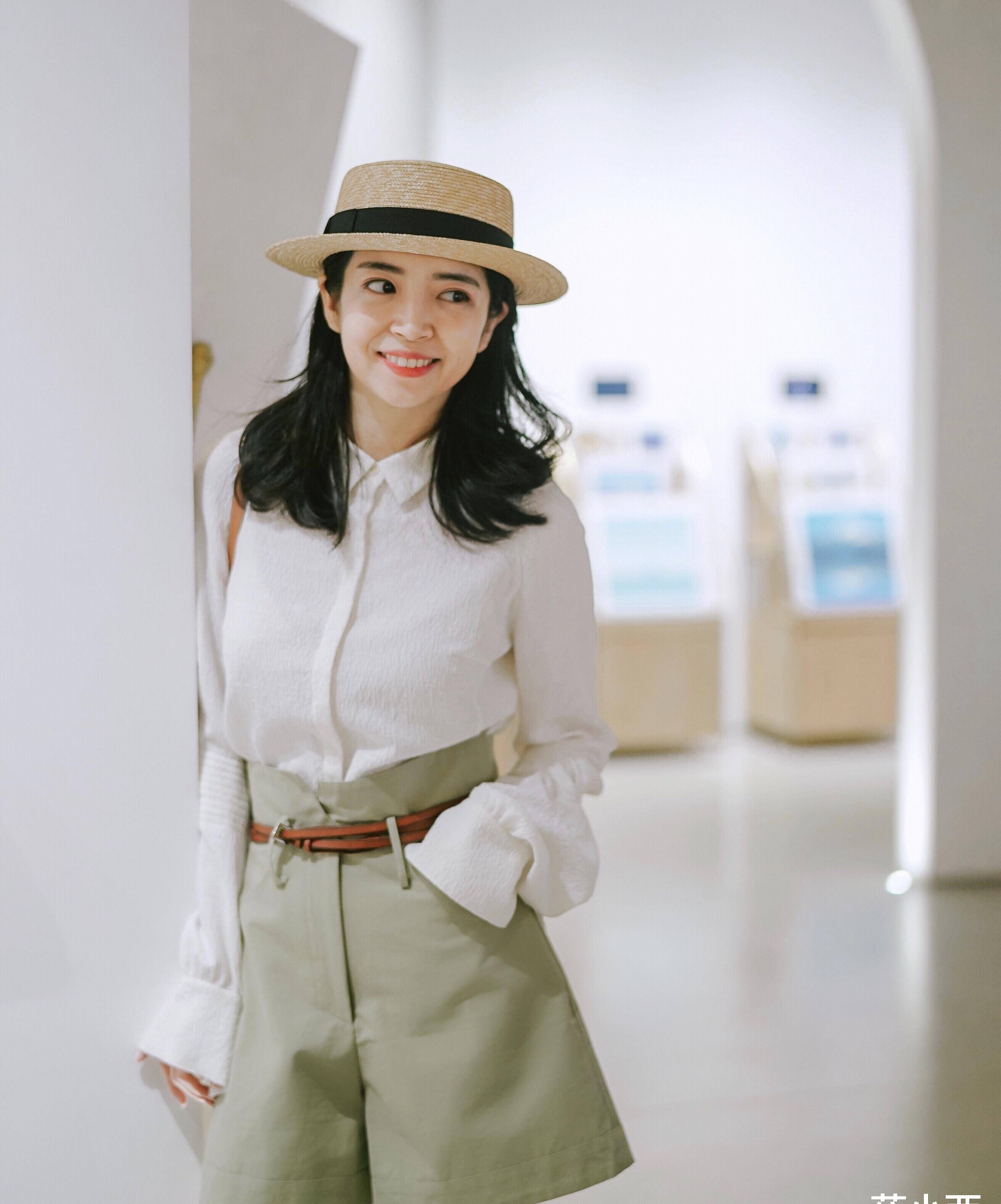 真正懂穿搭的女人,穿衬衫很少配牛仔裤,像三木博主这样搭才高级_短裤