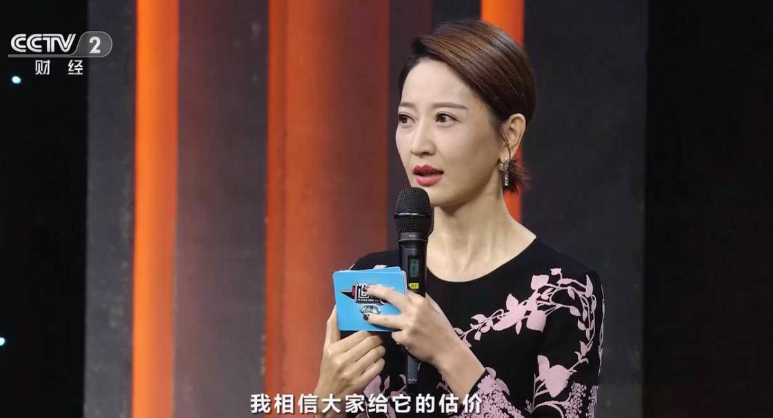 电视主播谢颖颖成为频道门面,外貌条件出众,主持315晚会被看好_工作